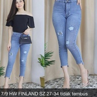 Very Hot, WOMEN'S JEANS / 7/9 HW FINLAND / BRAND JL RIPPEDJEANS