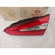 KIA CERATO K3 REAR BOOT TAIL LAMP REFLECTOR RIGHT (DRIVER SIDE) (SECOND HAND) 92404-A7310