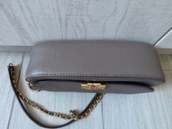 Tory Burch 灰色鏈條斜挎包