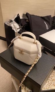 C1 Chanel white vanity box handbag 白色 手柄盒子 Hkd $32800 with soft copy invoice