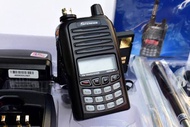 SPENDER HERO X4 ระบบ VHF/FM 144-147MHz 160CH ตามแบนด์แพลนใหม่ ถูกต้องตามกฎหมายของ กสทช. กำลังส่ง 5 วัตต์ ระยะส่ง 2-5 กิโลเมตร รับ-ส่งดีชัดเจนเปลี่ยน ราคาประหยัด ถูก แข็งแรง ทนทานต่อสภาพสิ่งแวดล้อม ใช้งานง่ายแม้กระทั่งไม่เคยใช้งานมาก่อน วิทยุสื่อสาร