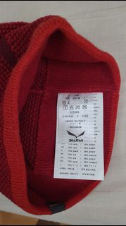 Salewa 的紅色針織帽，義大利製造 Salewa Red Knitted Beanie Hat - Made in Italy