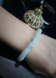 吉祥•富貴•幸福|牛奶淡果綠飄花鳳凰花雕|緬甸A貨翡翠手鐲#58