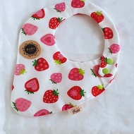 AKPN草莓大福-米白底-八層紗100%cotton雙面草莓型圍兜.口水巾