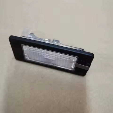 1pcs License Plate Light Lamp For VW Tiguan Passat B6 B7 Jetta MK6 Golf Touran Polo Touareg 56D 943 