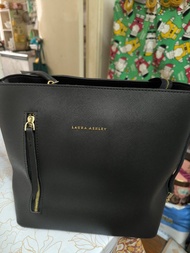 Laura Ashley 黑色單肩袋