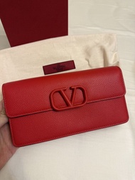 Valentino Garavani Red V Ring 斜孭銀包