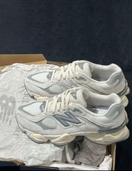原裝有盒New Balance 9060 低幫休閒鞋 男女同款 灰白色