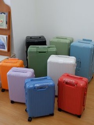 🧳實拍8色 旅遊 行李箱 軟箱 PC  Essential Trunk 登機箱 尺寸：標準版 21-26-30 長方形版 31 - 33
