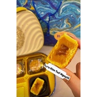 Moon Cake Melted Egg Cake Box Of 6 Pieces 360g Luu Kim Tuyet Moon With Melted Salted Eggs