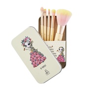 PARN x PUNARA Florentina Princess Brush set เซ็ตแปรงแต่งหน้าขนนุ่มขนาดพกพา ในกล่องลายเจ้าหญิงที่ออกแ