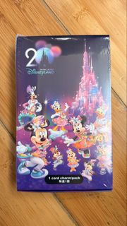 （全新未開封）香港迪士尼樂園20周年卡牌掛飾盲盒 （渣打限量版）$30 for 1/ $55 for 2