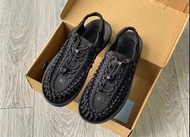 KEEN UNEEK系列 米白色全黑色 戶外涼鞋