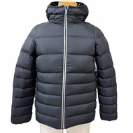 狀況極佳 □ MONCLER PLUVIS GIUBBOTTO 連帽輕薄羽絨服，2022 年款，黑色，00 碼，正品，男款，帶衣架。
