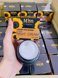 ครีมมีส miss sunflower มีทั้งไนท์🌻🌻