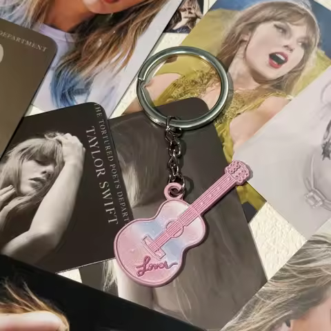 Romantic Taylor LOVER Pink Guitar Pendant Keychain Stainless Steel Keyring Cute Women Girl Bag Charm