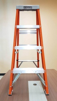 (*ผ่อนได้) บันได 4 ขั้น Step Ladder ยี่ห้อ Ridgid รุ่น RL-FGS4