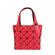 สินค้ามีพร้อมส่งที่ไทย กระเป๋า bao bao แท้ issey miyake 4X4 บล็อคกระเป๋า กระเป๋าถือ