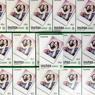 [DJS LIFESTYLE] FUJIFILM INSTAX MINI 富士即影即有菲林相紙 (白邊框) 適用於所有 INSTAX MINI 即影即有相機及智能手機無線打印機。能拍攝出令人驚嘆的即時
