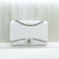 CHANEL白色荔枝皮金釦MAXI JUMBO/A58601