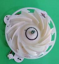 พัดลมระบายอากาศตู้เย็น ยี่ห้อ ซัมซุง DC12V4.2W0.35A ARES213RA/1850RPM สีขาว 3หู เส้นผ่าศูนย์กลาง 13.