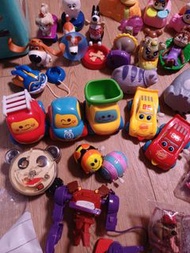 幼兒玩具車 籃球彈珠機 兒童玩具 麥當勞玩具 哈姆太郎 麵包超人散錢卡套包 動物造型擦膠 史迪仔stitch小錢包索繩袋拍紙簿 米妮米奇 冰河世紀海獺海狸 櫻桃小丸子平衡搖擺 狗仔小錢包 貓仔小錢包 