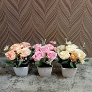 Bunga Hias Mawar Artificial Dan Pot Melamin/Bunga Pajangan Ruang