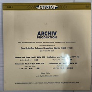 bach toccata and fuge BWV 565 Prelude and Fugue helmut walcha archiv vinyl lp