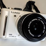 9成新 Lumix M43 經典 GF1罕有白色機身可...