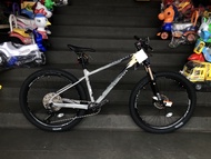 Sepeda MTB 27.5 Polygon Xtrada 6 11Sp New 2020