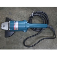 makita เครื่องเจียร์ไฟฟ้า 6นิ้ว รุ่น 9006B เสื้อพลาสติก รุ่นเก่า รุ่นดั้งเดิม (ไม่มีกล่อง)
