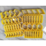 LOKAL Non-stick plastic cookie mold nastar peanut cake love kastengel dahlia oval moon box snow cake