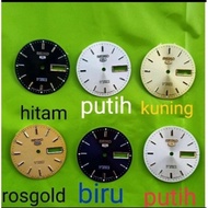 Seiko 5 automatic watch plate