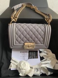 Chanel Boy small✨冰川白淡金扣🤍卡款