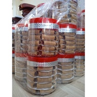 Kuih kapit peanut roll