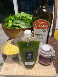 เพสโต้ซอส ในน้ำมันมะกอก ทำสดๆเมื่อลูกค้าสั่ง มี2สูตร (⚫️ปกติมีชีส และ ⚪️มังสวิรัติคีโต Pesto Sauce H