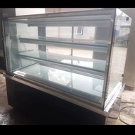 Cake Showcase Kingdom p.150cm Bekas