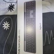 Logitech SIGNATURE SLIM SOLAR+ K980 光...