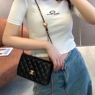 CHANEL 黑金羊皮金球woc肩背斜背包19*13*4 98新配件塵袋
