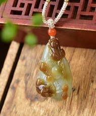 一款非常精緻漂亮的和田玉1糖料猴子吊墜寓意吉祥如意