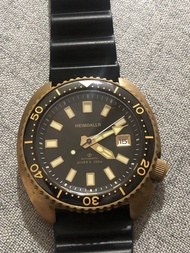 海米德（HEIMDALLR）青銅鮑魚潛水錶。這是一部致敬精工（Seiko）經典古董鮑魚（如 6309 潛水錶）的機械腕錶，主打極高的性價比與復古質感。錶徑44mm