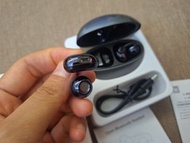 新款2025年翻譯智能語音 開放式夾耳無線藍牙耳機 現貨 AI translate earplug earbug,bluetooth,藍牙翻譯耳機， 運動跑步都可運動藍牙耳機超長續航防汗藍牙耳機適用於