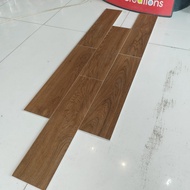 granit motif kayu 15x60 Roman dbalsa wenge