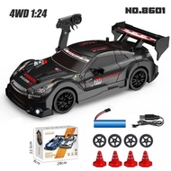 รถของเล่นดริฟท์แข่ง GTR RC ขนาด 1/24 ขับเคลื่อน 4 ล้อ รุ่น AE86 สไตล์รถสปอร์ตฟอร์ดมัสแตง ควบคุมระยะไ