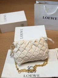 羅意威 Loewe Mini Gate 編織抽繩包30388320，奶白色米色，金色珠串鏈條肩帶