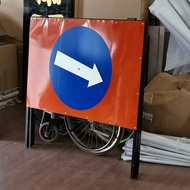 Arrow notice sign / safety direction sign / arrow direction sign