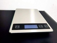家用廚房電子磅 精準至 1g 秤 10kg 也無難度 適合秤食材藥材烘焙做餅 防水 充電插電電池皆可 可轉換單位 Electric Balance/Scales