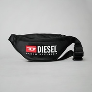 Diesel 男士黑色 Logo 包 X09554 P5480 T8013 斜背包/腰包/肩背包