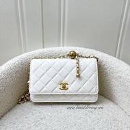 (Brand new) Chanel Pearl Crush Wallet on Chain WOC in White Lambskin and AGHW