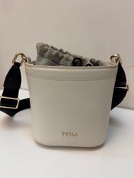 Furla 白色水桶包
